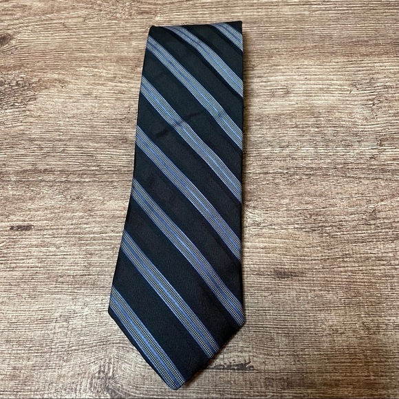 Cremieux 100% Silk Tie - Picture 1 of 2